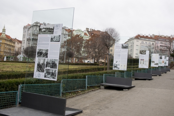 Výstava Waldes na Čechově náměstí