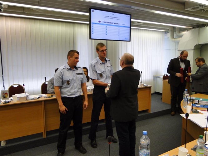 Starosta ocenil obětavé strážníky