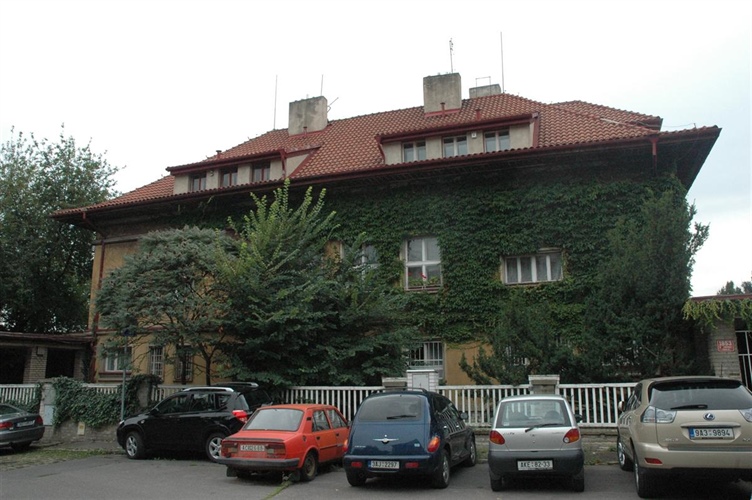 Praha 10 odsouhlasila koupi vily Karla Čapka