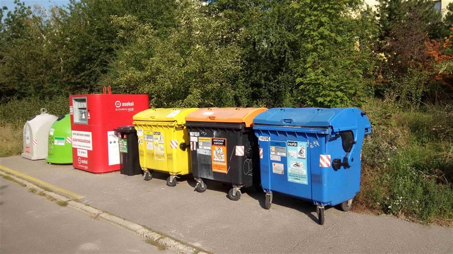 Třiďte odpad už v domech, je to efektivnější! MČ Praha 10 pokračuje v osvětové kampani