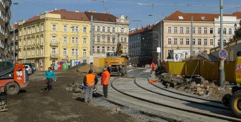 Rekonstrukce Moskevské v poločase: už za týden se sem vrátí tramvaje