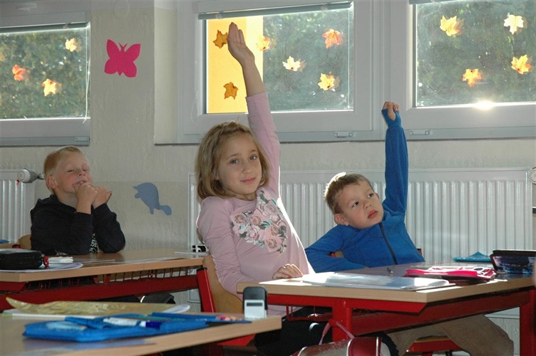 Praha 10 přispěje školám na pořízení nových učebnic a pomůcek