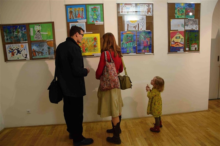 Výstava výtvarných a literárních dětských prací na téma „Život a dílo Karla Čapka“