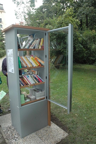 Knížku si znovu můžete půjčit nebo přečíst v knihovničkách v parcích