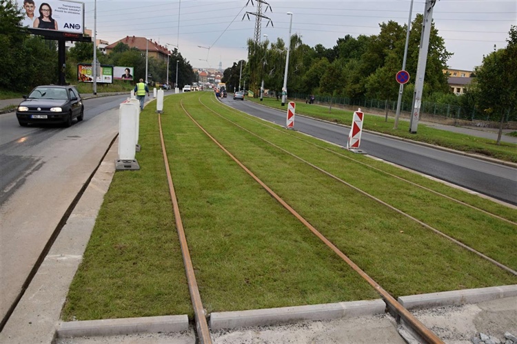 Tichá a zelená – to je nová tramvajová trať v Průběžné