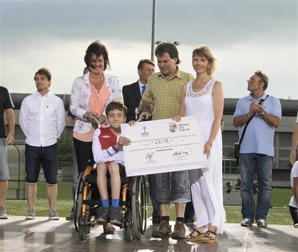 Třicet tisíc korun pro tělesně postiženého Lukáše